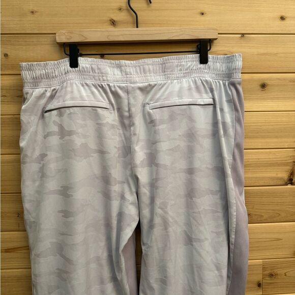 Athleta Size 16 Lavender Brooklyn Lined Camouflage Drawstring Waistband Jogger - Picture 8 of 14